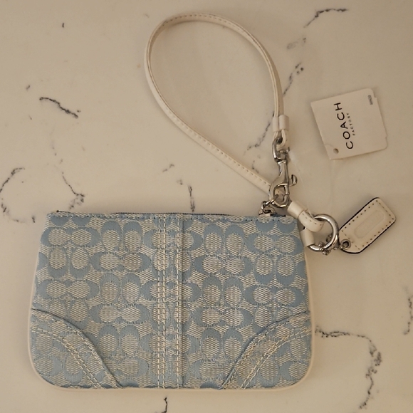 Coach Floral Blue and Cream Wristlet - Picture 1 of 6